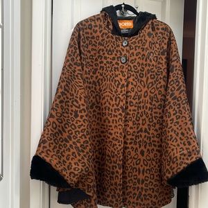 SPORTO Woman’s Coat/Cape w/Hood. Black lining, inside pocket.